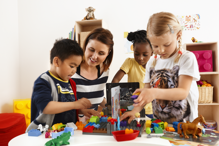 Zestaw LEGO Education DUPLO Story Tales do zajec jezykowych w przedszkolu - zdjecie 3
